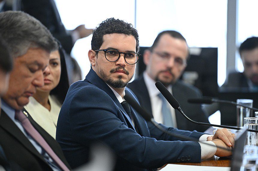 CPMI: filho de ex-diretor do INSS intermediou propina, diz relator