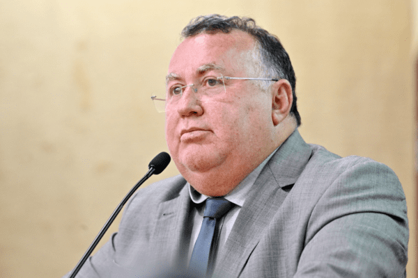 “Carlos Eduardo pensou que havia ganhado e não foi nem para o 2º turno”