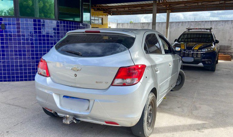 No momento, você está visualizando Homem é preso pela PRF por receptação, adulteração veicular e contrabando na BR-101, em Natal/RN