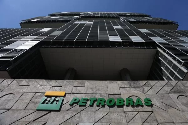 Petrobras anuncia novo PDV: até 1.100 funcionários poderão aderir ao plano de demissão voluntária