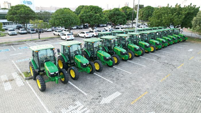 No momento, você está visualizando João Câmara e mais  17 municípios recebem tratores para fortalecimento dos pequenos produtores do Estado