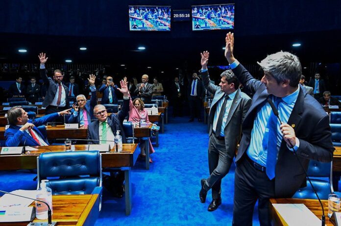 Senado aprova PL Antifacção com penas que podem chegar a Senado aprova PL Antifacção com penas que podem chegar a 120 anos