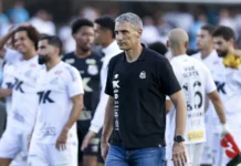 Vojvoda paga preço de escolhas e terá clássicos ‘tira-teima’ por equilíbrio Vojvoda paga preço de escolhas e terá clássicos 'tira-teima' por equilíbrio